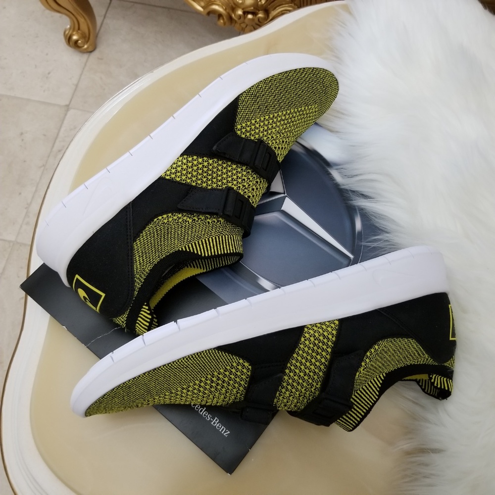 Nike Men's Air Sockracer Flyknit - Picture 7 of 8